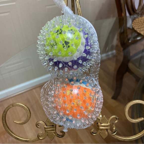 - Brand New Set Of 2 Spiking Ball For Dog. - Picture 6 of 8